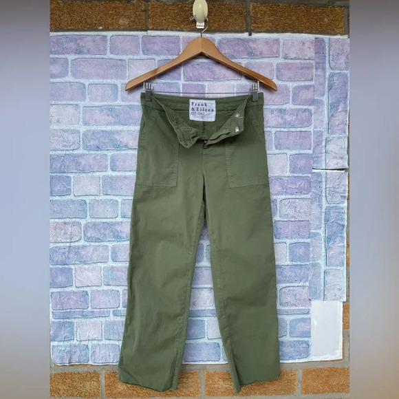 FRANK & EILEEN
BLACKSTONE UTILITY PANT IN ARMY GREEN 2 - Picture 12 of 14